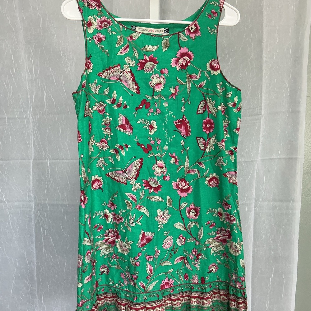 Chelsea & Violet Floral Green Sleeveless Dress, flows, relaxed, boho retro mini